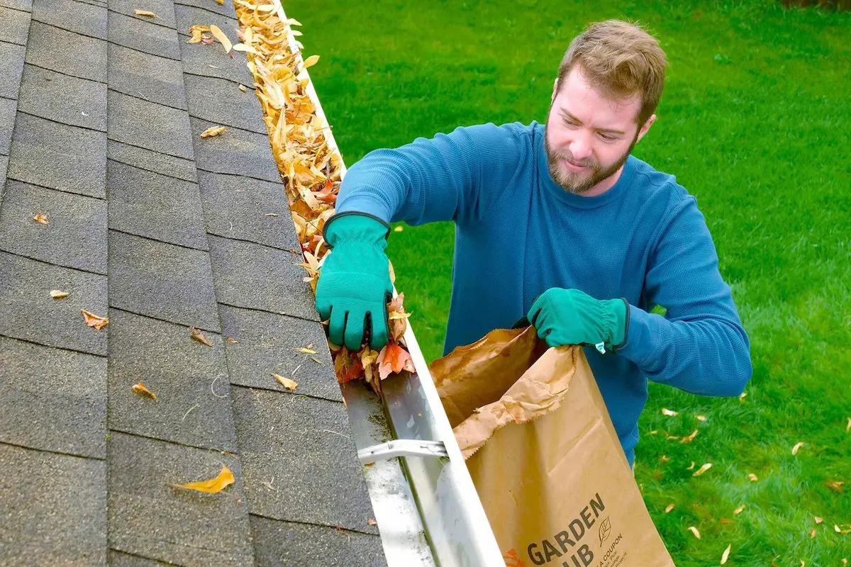 Cleaning out gutters